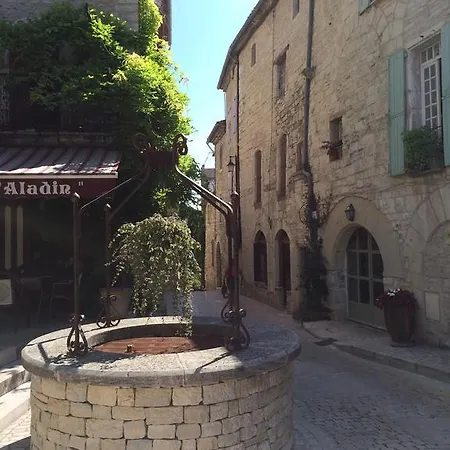 洛特梅森住宿加早餐旅馆 住宿加早餐酒店 Saint-Jean-de-Ceyrargues